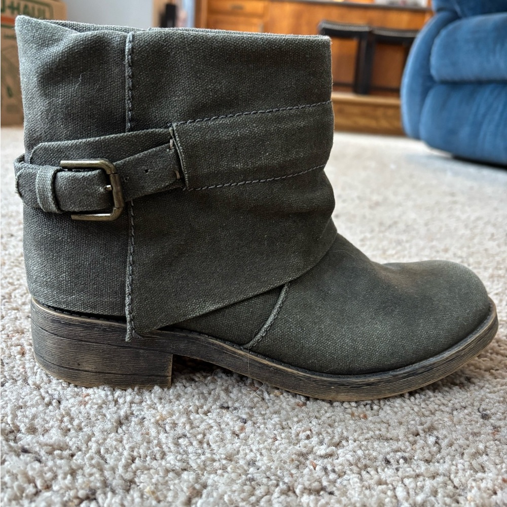 Rocket Dog Boots in Olive Green